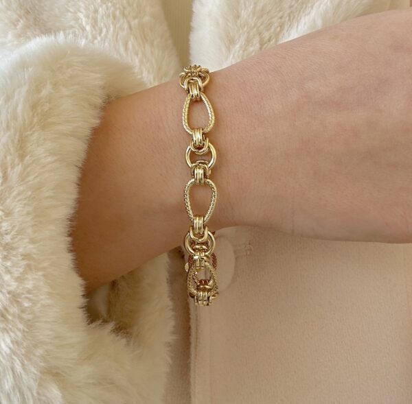 Filled chain bracelet