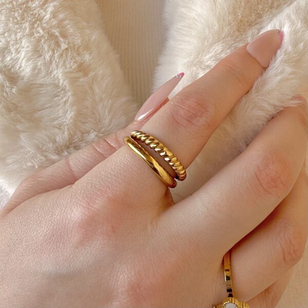 Twist Golden Ring