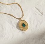 Emerald gold necklace