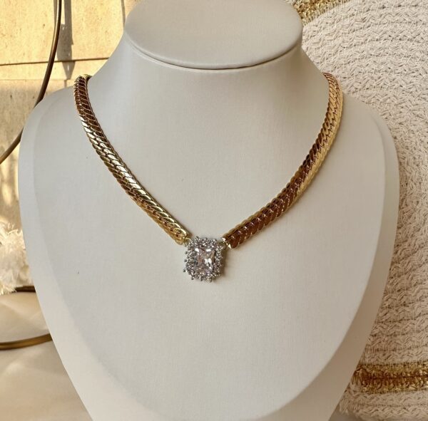 Shiny crystal necklace