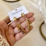 Leaf classic earrings