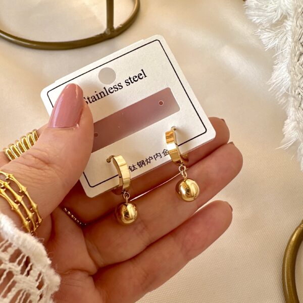 Ball earrings