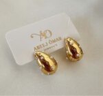 Teardrop pearl earrings