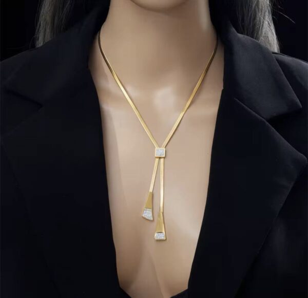 Long Golden classic necklace