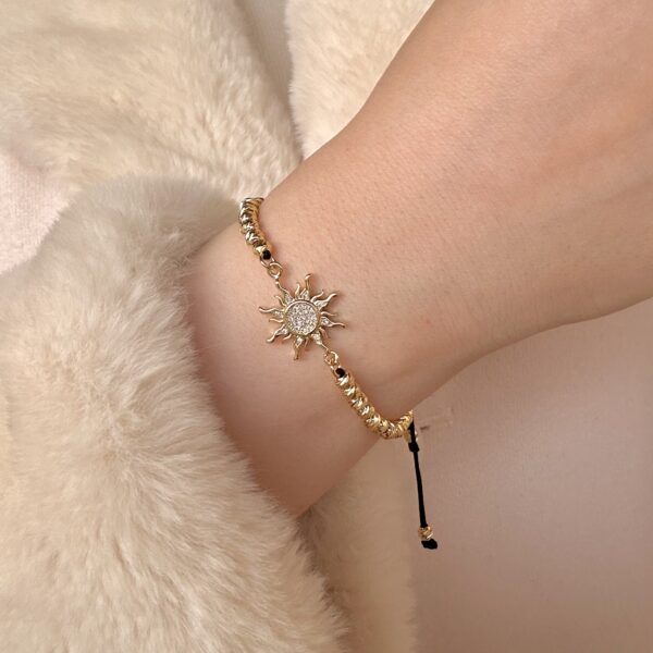 Sun wire necklace