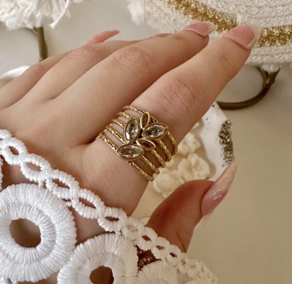 Crystals cuff Ring