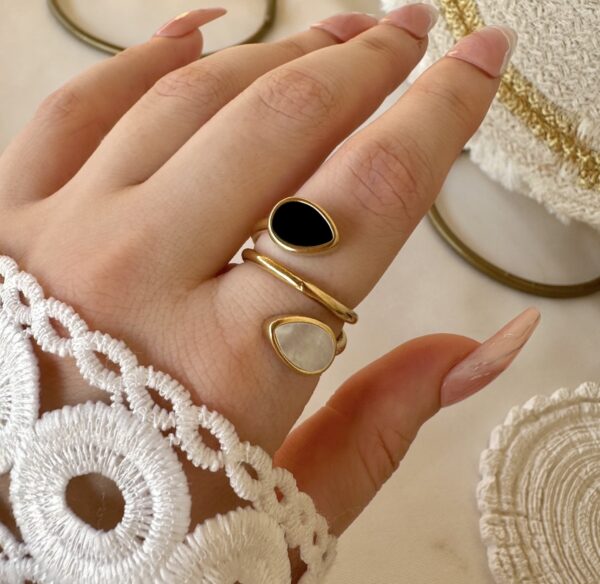 White & black Ring