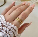Chunky flower ring