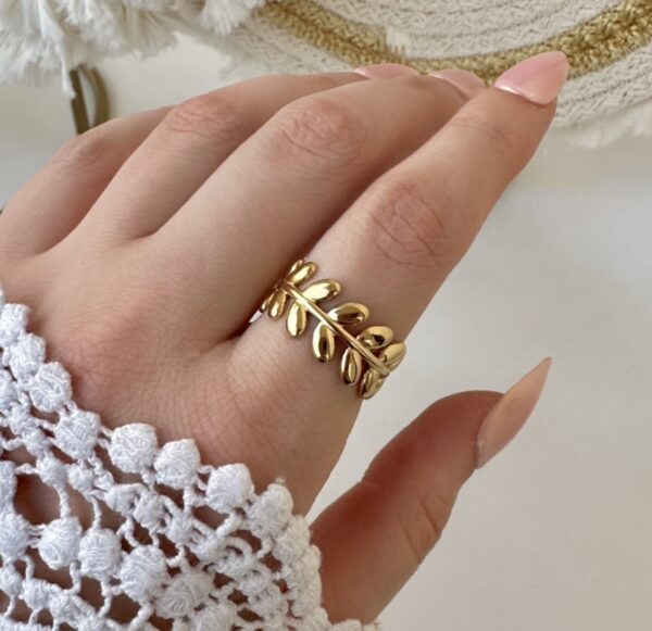 Cuff leaf Ring