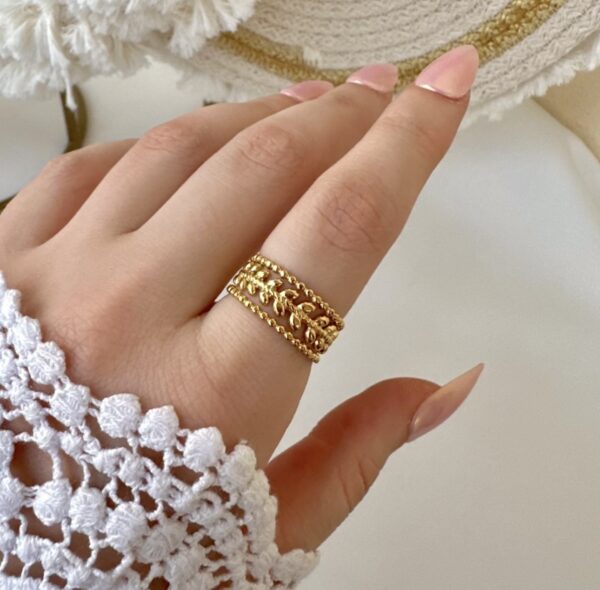 Leaf Golden Ring