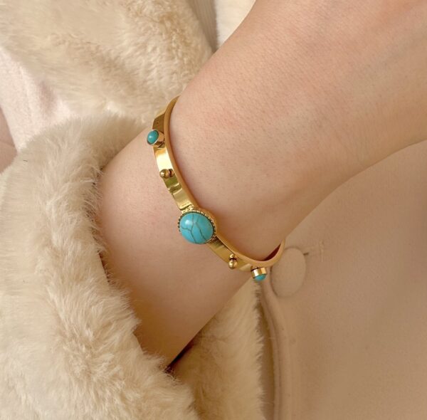 Round turquoise bracelet