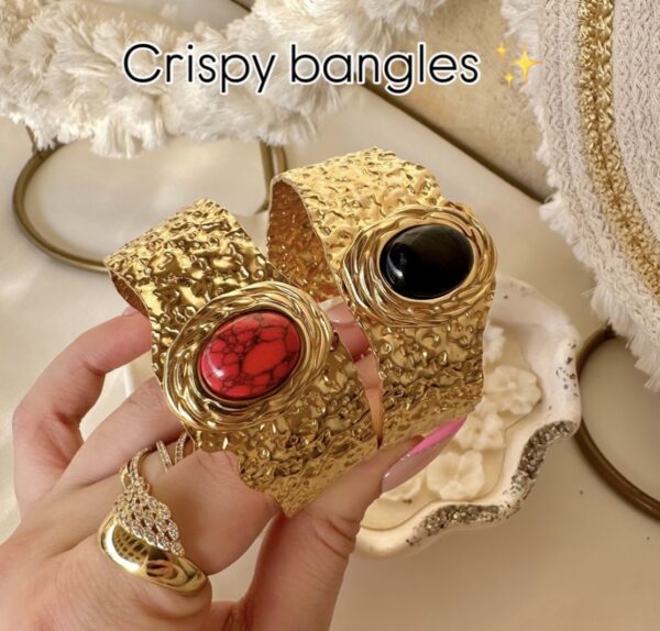 Wide crispy bangle