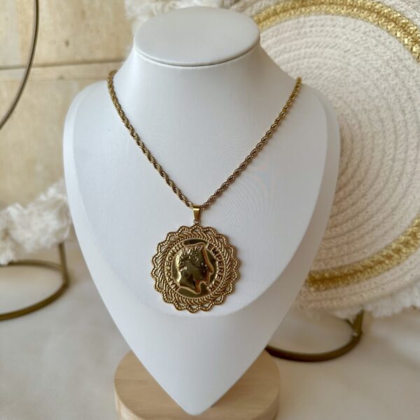 Twist coin necklace